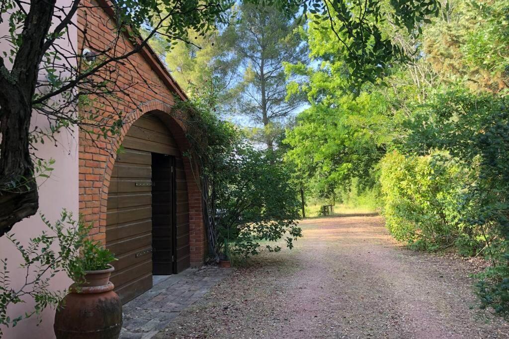 Вилла La Casa Nel Bosco Лари Экстерьер фото